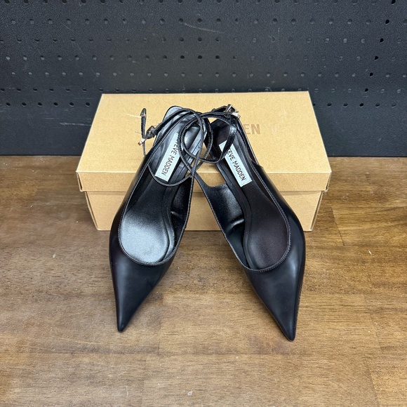 New/ W Box! Women's Steve Madden Black Gold Rizzie Kitten Heels Size 6 - Picture 3 of 5